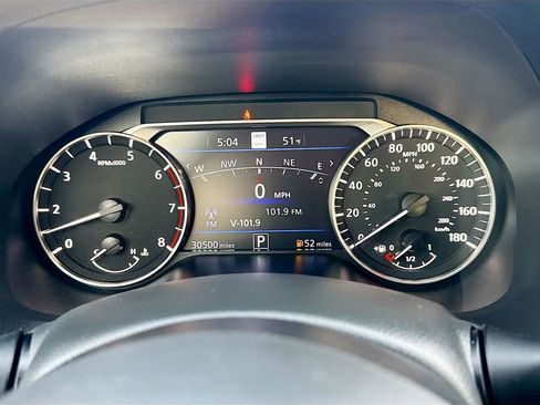 Used 2024 Nissan Altima 2.0 SR image 12