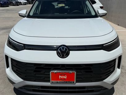Certified 2025 Volkswagen Tiguan SE