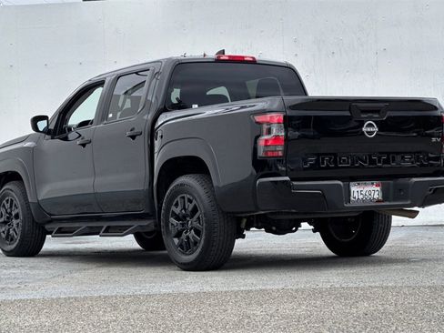 Certified 2023 Nissan Frontier SV image 7