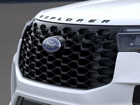 New 2026 Ford Explorer ST-Line AWD/4WD image 17