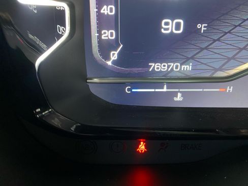 Used 2023 GMC Yukon XL Denali RWD image 5