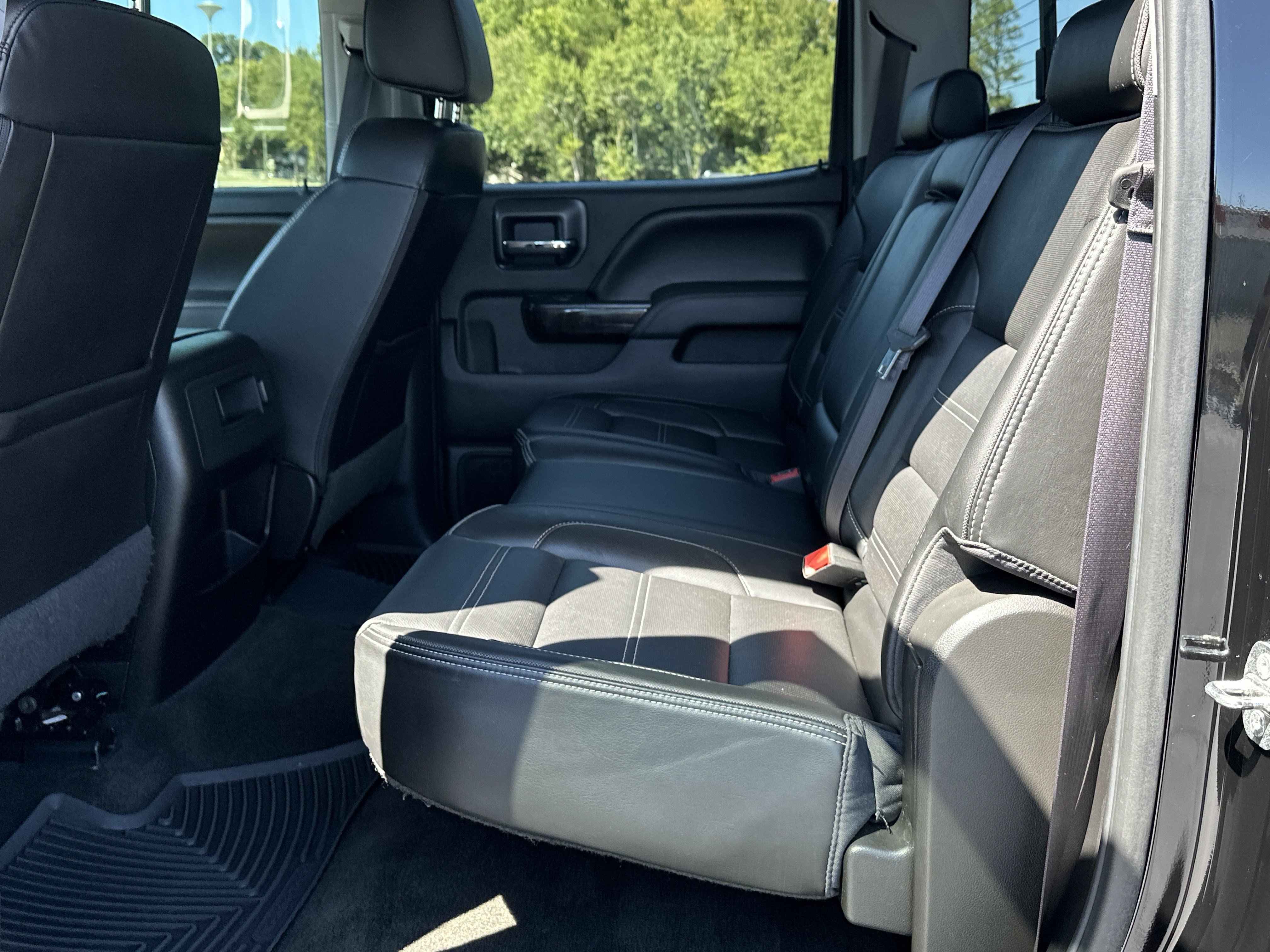 Used 2016 GMC Sierra 2500 Denali w/ Duramax Plus Package AWD/4WD image 15