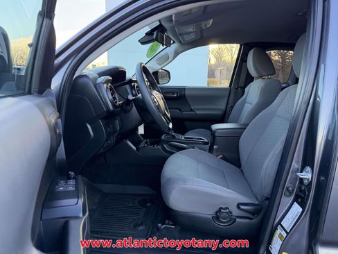 Used 2022 Toyota Tacoma SR w/ SX Package image 9