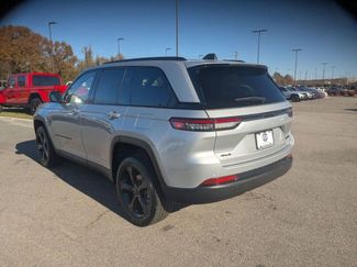 New 2025 Jeep Grand Cherokee Limited w/ Black Appearance Package video 3