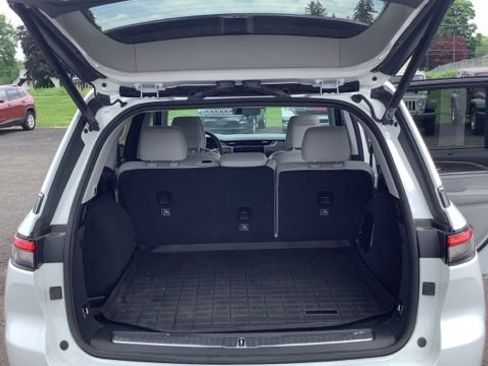 Certified 2023 Jeep Grand Cherokee Overland w/ Luxury Tech Group IV AWD/4WD image 23