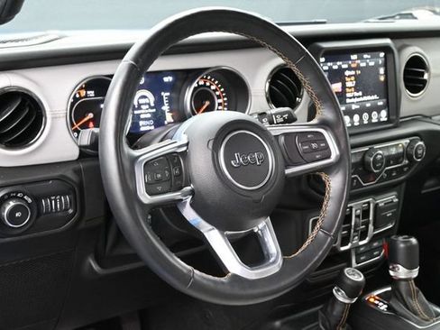 Used 2021 Jeep Wrangler Unlimited Sahara AWD/4WD image 7
