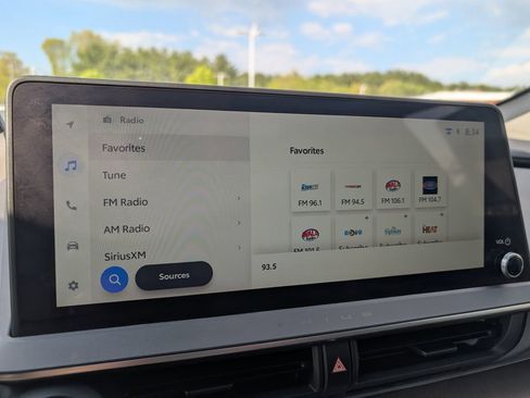 Used 2024 Toyota Prius XLE AWD/4WD image 26