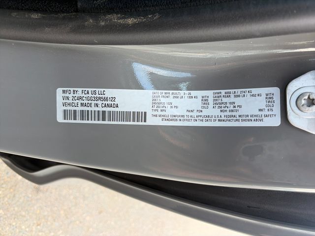 Used 2025 Chrysler Pacifica Limited FWD image 58