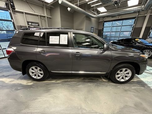 Used 2011 Toyota Highlander SE image 27