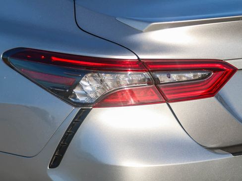 Used 2023 Toyota Camry XSE image 9