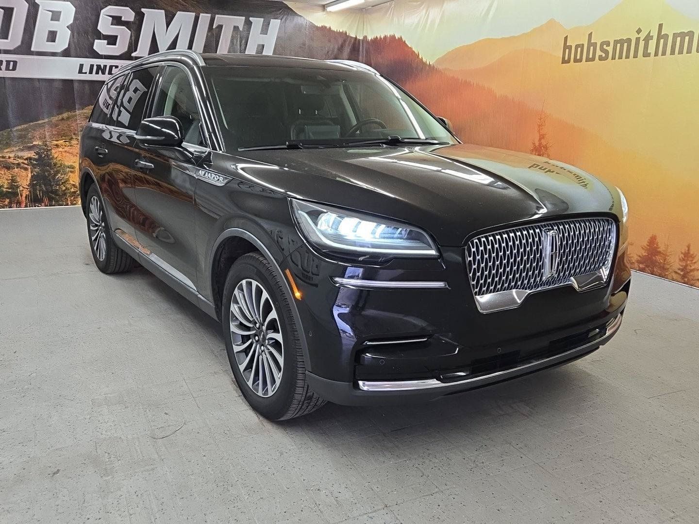 Used 2024 Lincoln Aviator Reserve AWD/4WD image 1