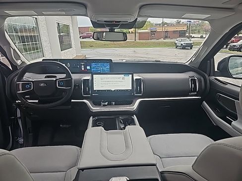 New 2026 Ford Expedition Platinum AWD/4WD image 13