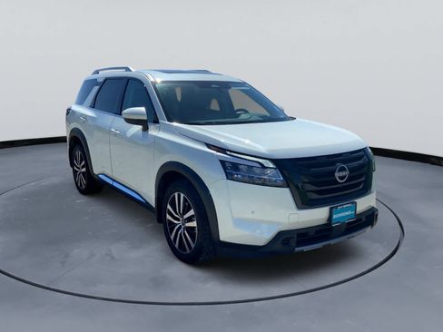 Used 2023 Nissan Pathfinder Platinum AWD/4WD image 5