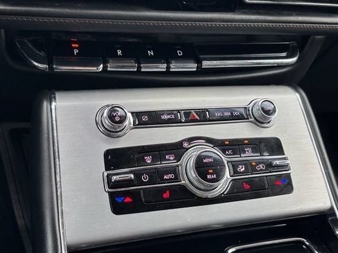Used 2023 Lincoln Aviator AWD image 23