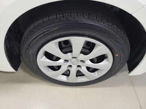 Used 2022 Toyota Corolla LE FWD image 33