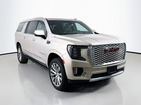 Used 2022 GMC Yukon XL Denali w/ Max Trailering Package AWD/4WD image 3