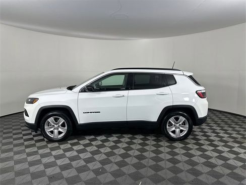Certified 2022 Jeep Compass Latitude w/ Convenience Group image 3