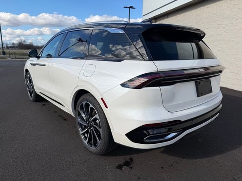 Used 2025 Lincoln Nautilus Black Label image 7