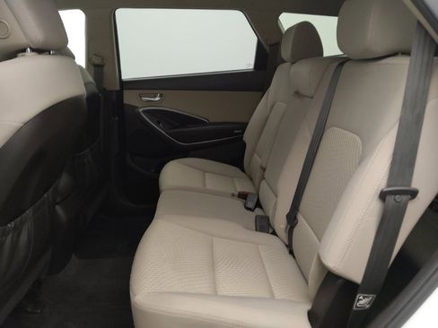 Used 2018 Hyundai Santa Fe SE FWD image 18