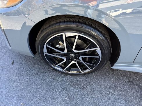 New 2025 Nissan Sentra SR w/ SR Premium Package FWD image 20