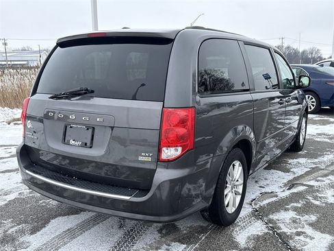 Used 2016 Dodge Grand Caravan SXT image 8
