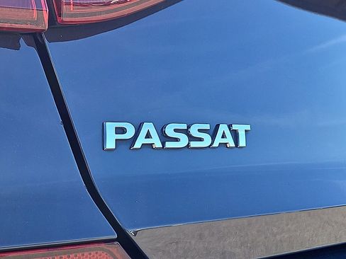 Used 2017 Volkswagen Passat 1.8T R-Line image 29