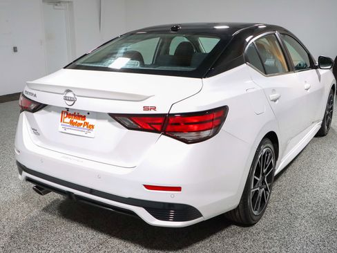 Used 2025 Nissan Sentra SR FWD image 7