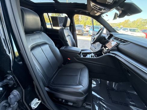 Used 2023 Jeep Grand Cherokee Overland image 29