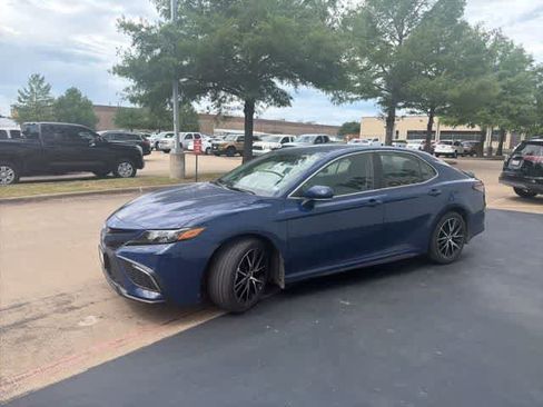 Used 2024 Toyota Camry SE w/ Convenience Package FWD image 2