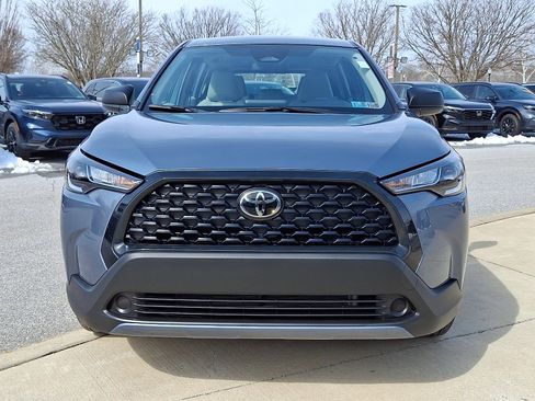 Used 2025 Toyota Corolla Cross L image 2