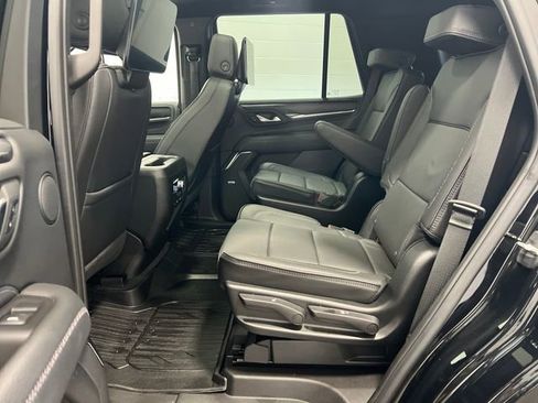 Used 2023 GMC Yukon Denali w/ Advanced Technology Package image 18