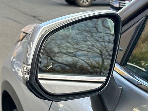 Used 2022 Toyota Highlander XLE image 20