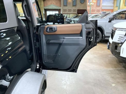 Used 2024 Ford Bronco Outer Banks w/ Sasquatch Package image 17