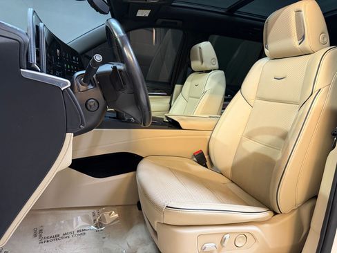 Used 2023 Cadillac Escalade Premium Luxury AWD/4WD image 5