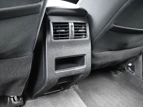 Used 2022 Mitsubishi Outlander ES image 32