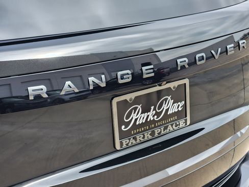Certified 2025 Land Rover Range Rover SE image 13