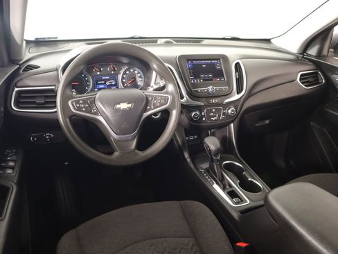 Used 2023 Chevrolet Equinox LT image 2