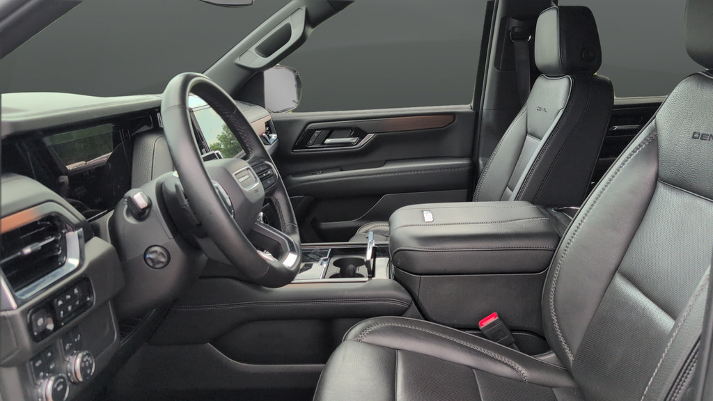 Used 2025 GMC Yukon Denali AWD/4WD image 10