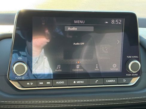 Used 2023 Nissan Rogue SV image 27