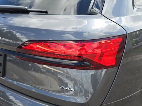 New 2025 Audi Q7 3.0T Prestige image 7