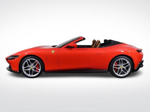Used 2025 Ferrari Roma Spider RWD image 7