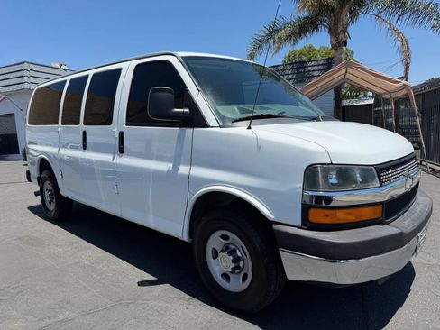 Used 2014 Chevrolet Express 2500 LT w/ LT Preferred Equipment Group RWD image 14