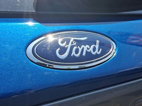 Used 2023 Ford Explorer XLT w/ Equipment Group 202A AWD/4WD image 32