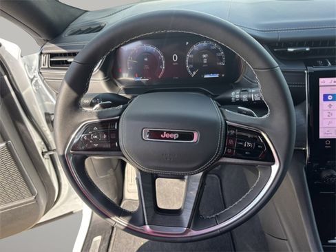 New 2025 Jeep Grand Cherokee L Overland w/ Trailer Tow Package image 12