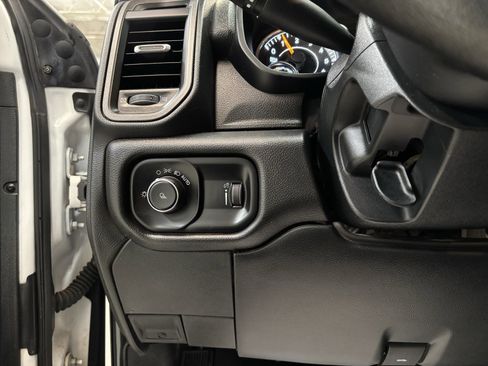 Used 2022 RAM 2500 Tradesman w/ Chrome Appearance Group image 16