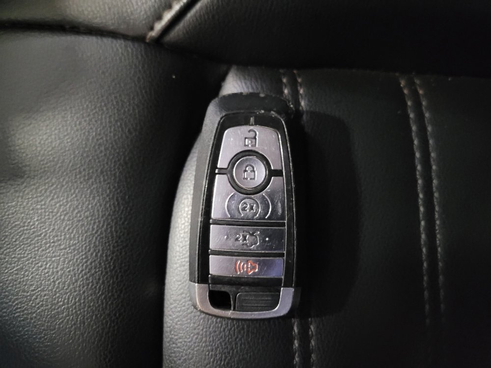 Used 2019 Ford Edge SEL w/ Equipment Group 201A AWD/4WD image 32