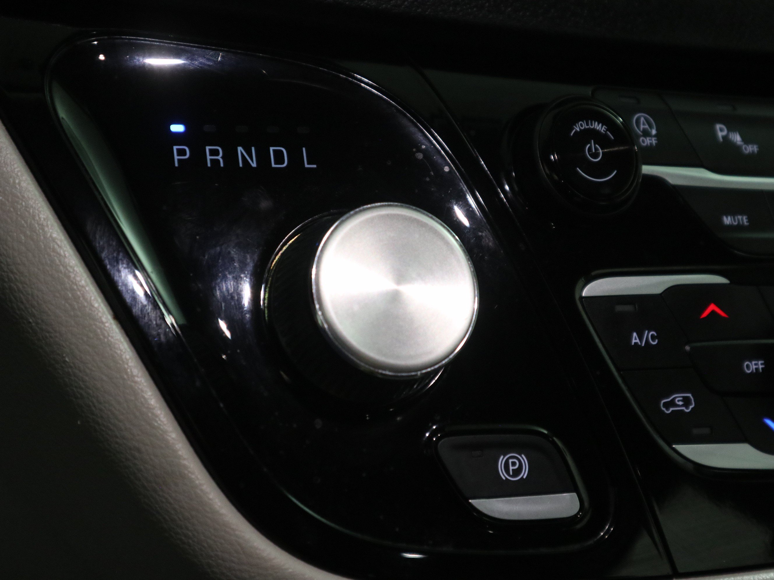 Used 2023 Chrysler Pacifica Touring-L FWD image 27