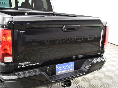 Used 2023 Chevrolet Colorado LT w/ LT Convenience Package II AWD/4WD image 15