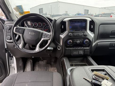 Used 2021 Chevrolet Silverado 1500 RST image 2