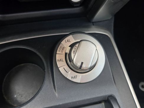 Used 2013 Toyota 4Runner Limited AWD/4WD image 31